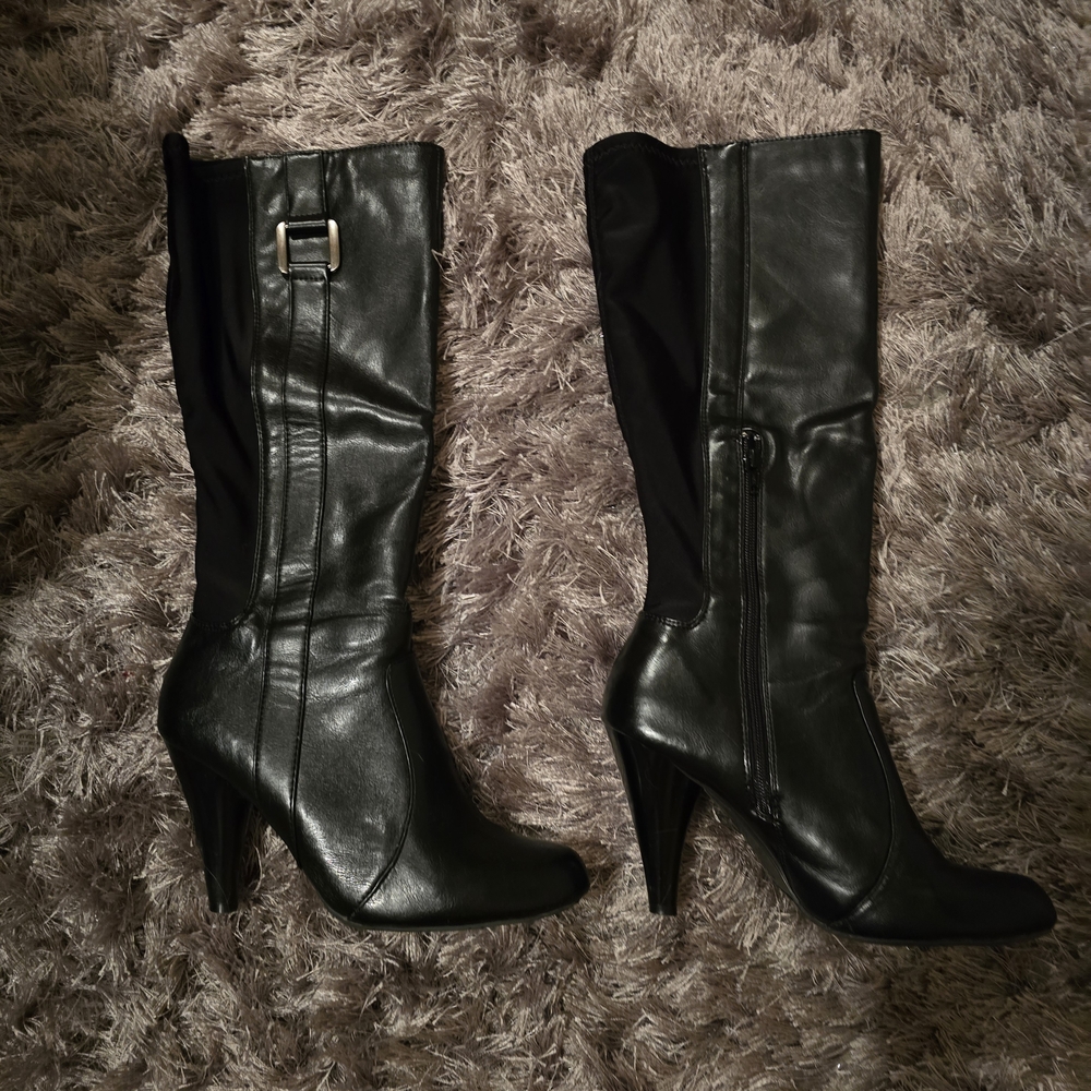 Elegant Black Leather Women's Boots
